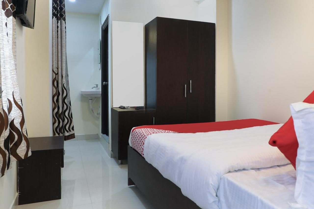 Oyo Way Inn Kondapur  Zewnętrze zdjęcie